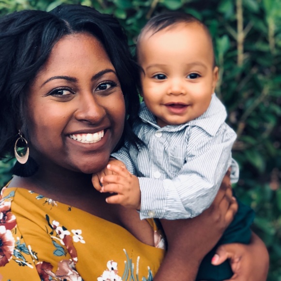 Meet Your Posher, Courtney! - Picture 4 of 5